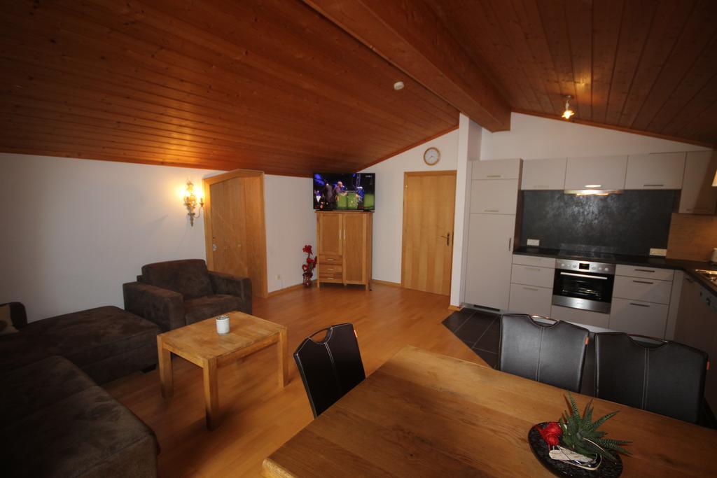 Alpenappartement Kaprun Bagian luar foto