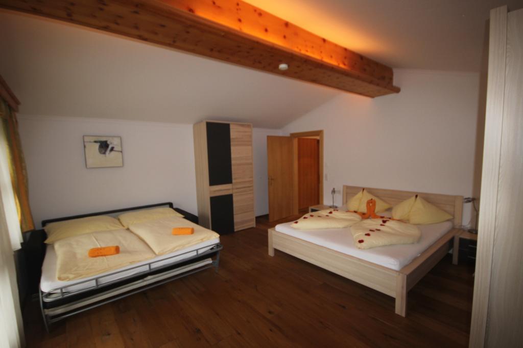 Alpenappartement Kaprun Bagian luar foto