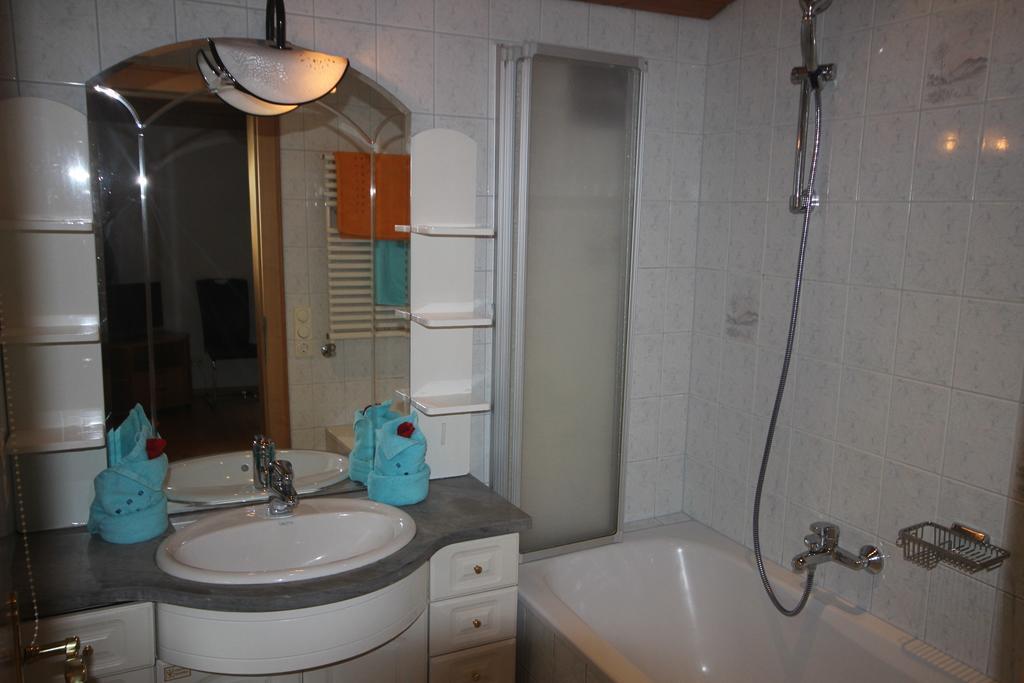 Alpenappartement Kaprun Bagian luar foto