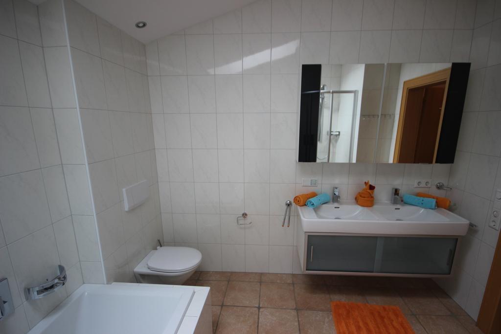 Alpenappartement Kaprun Bagian luar foto